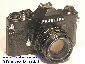 Praktica auf der Basis einer Pentax K1000 - hier muss wohl jemand ein besonderer Praktica Liebhaber gewesen zu sein, dass er auf diese seltsame Umbau-Idee kam